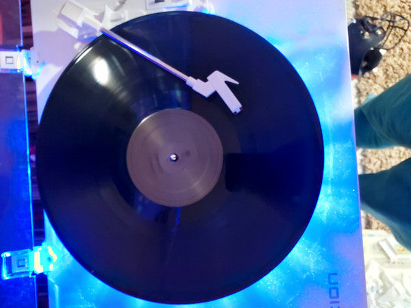 Greg Barnett (2) : Don't Go Throwing Roses In My Grave (LP, Album)